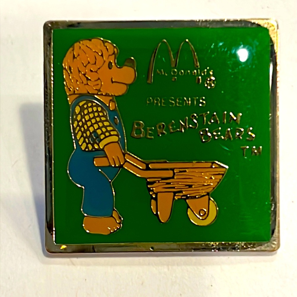 McDonald’s Crew Lapel Pin